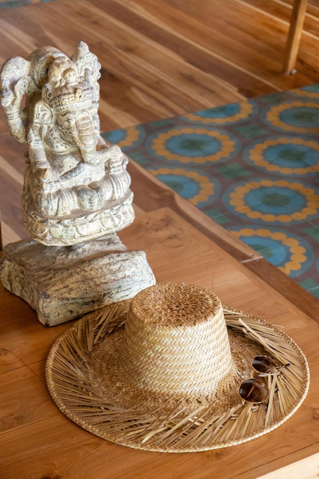 Mandala Beach Healing Rooms Gili Air Exterior photo